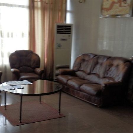 Hotel Santa Lucia ياوندي المظهر الخارجي الصورة