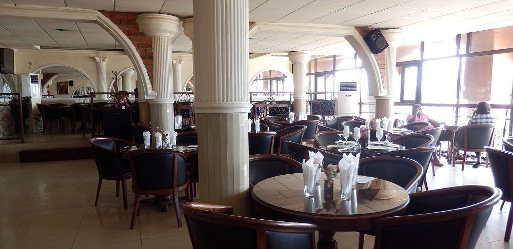Hotel Santa Lucia ياوندي المظهر الخارجي الصورة