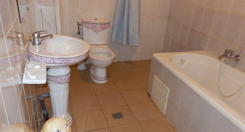 Hotel Santa Lucia ياوندي المظهر الخارجي الصورة