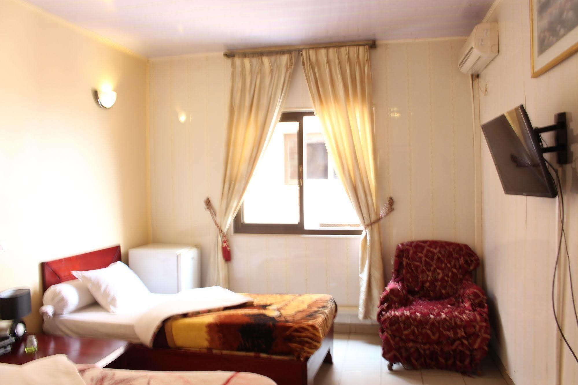Hotel Santa Lucia ياوندي المظهر الخارجي الصورة