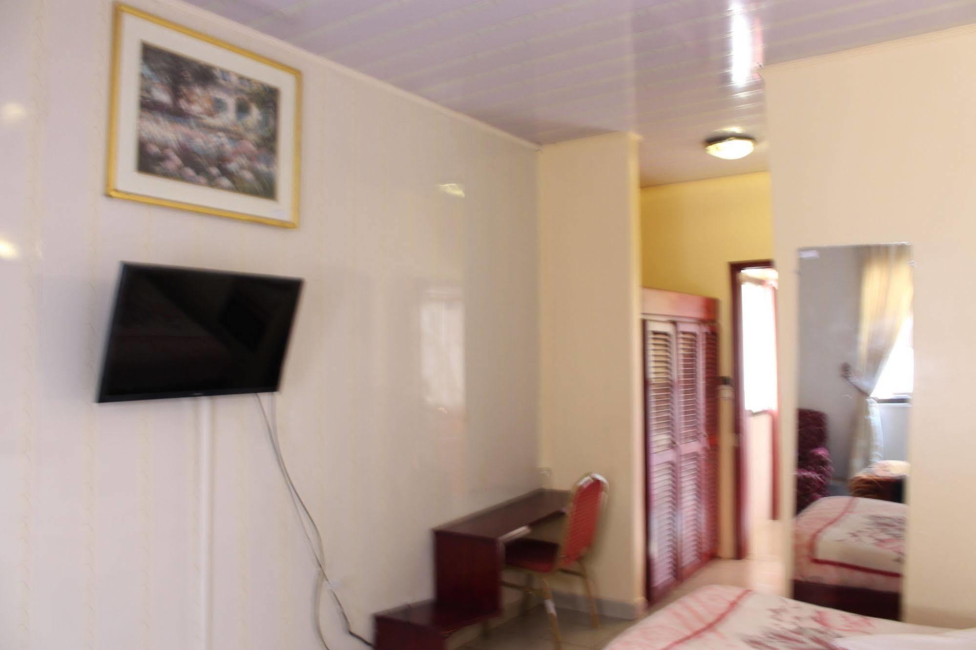 Hotel Santa Lucia ياوندي المظهر الخارجي الصورة